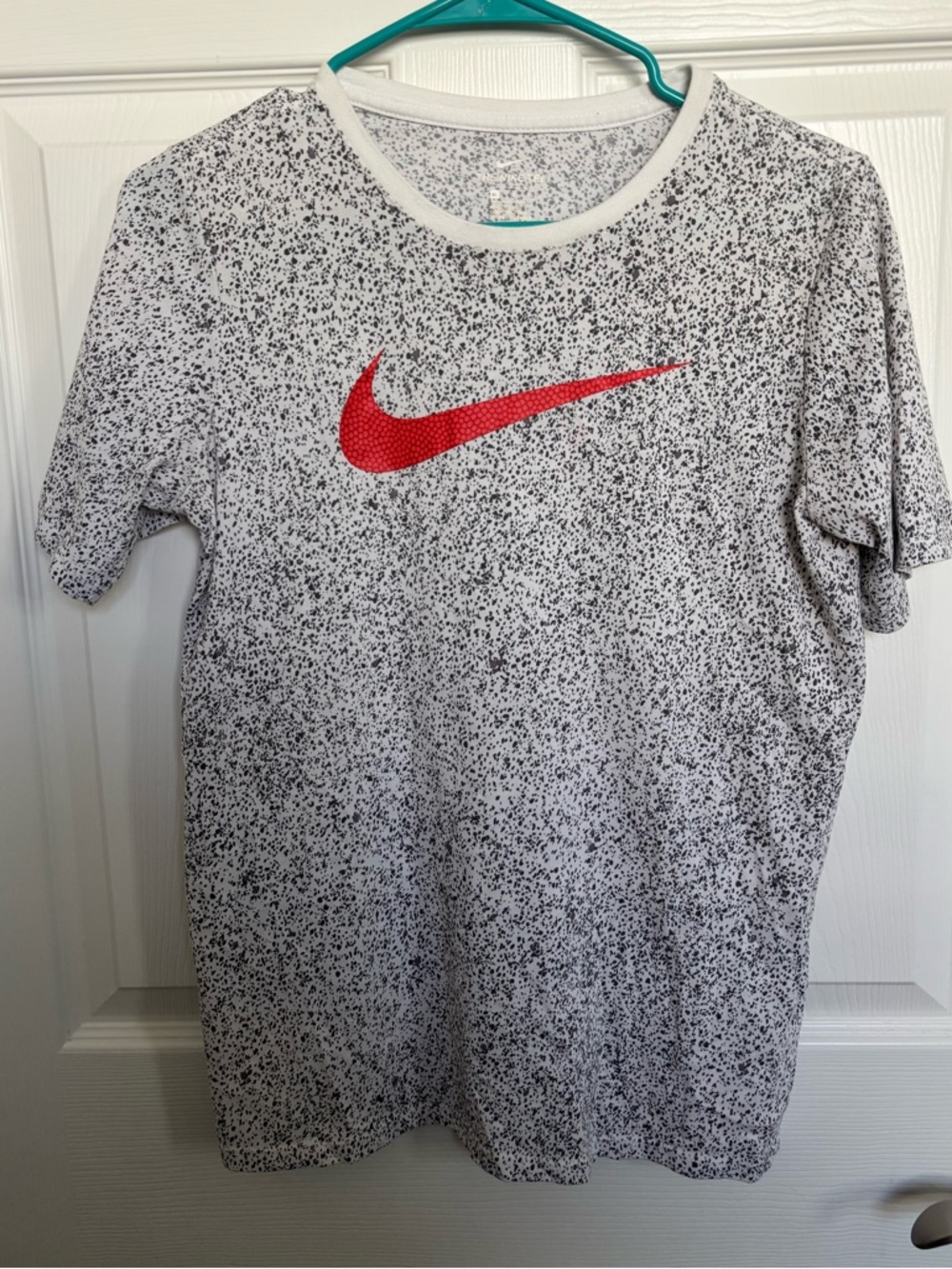 😎 sporty + cool nike tee